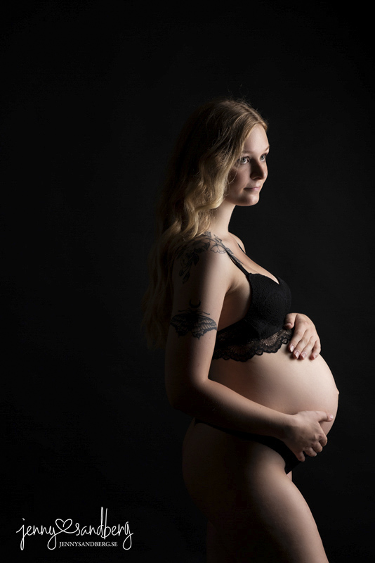 Gravidfotografering i studio