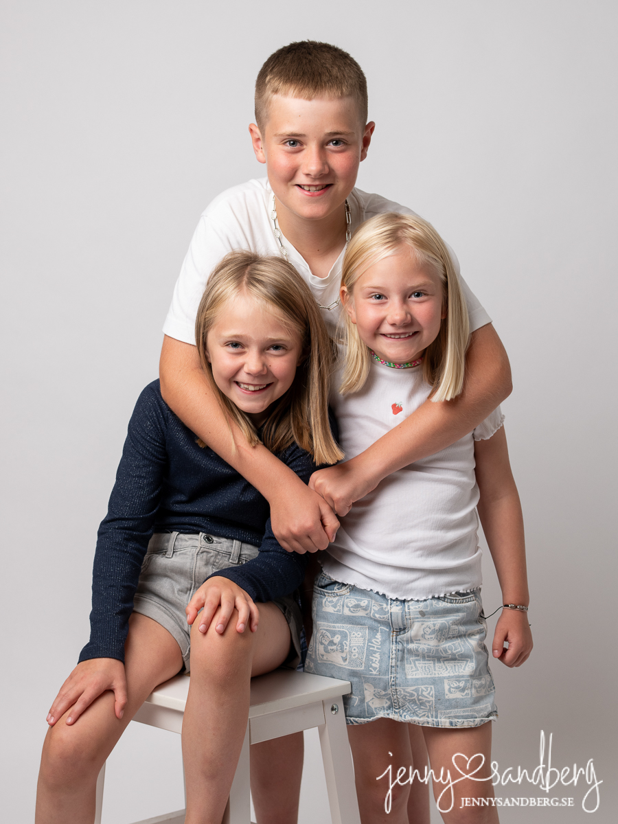 syskonfotografering i studio nära malmö