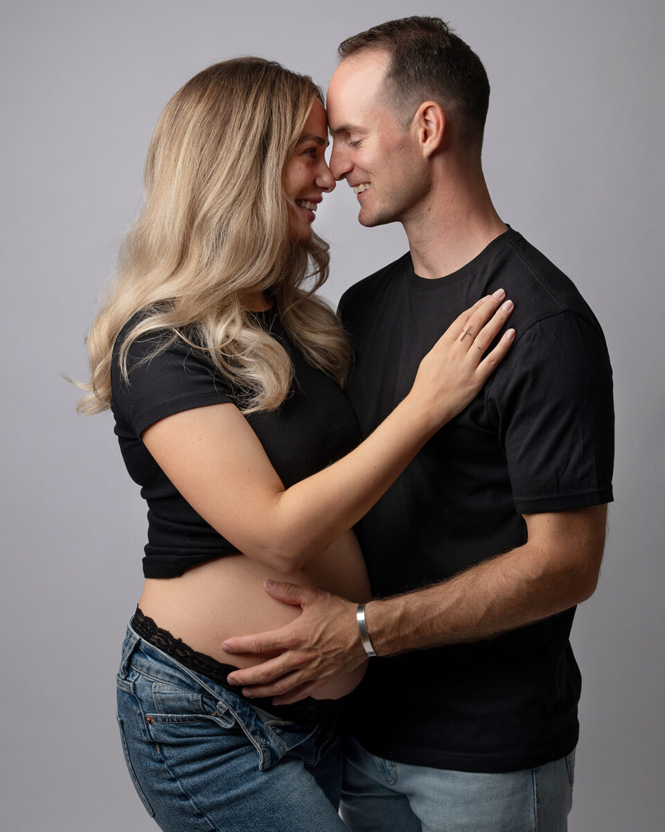 gravidfotografering modernt stilrent
